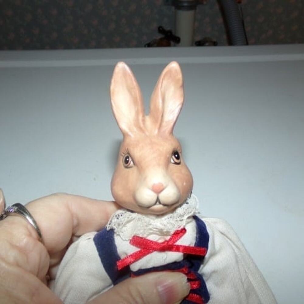 PORCELAIN BUNNY RABBITS SET BOY GIRL 10" - Picture 4 of 6